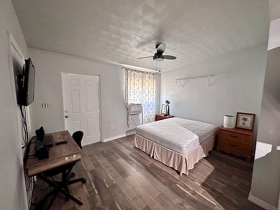 3rd image of 15090 Richmond St Unit 2