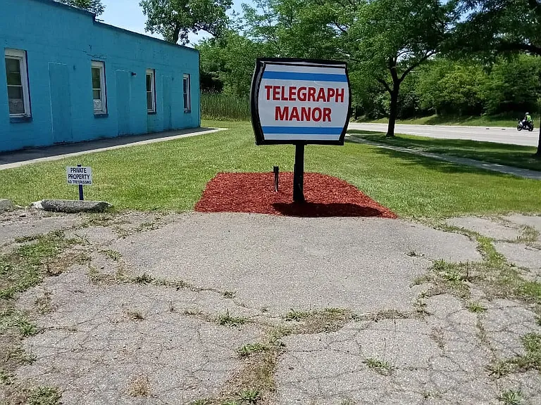 27541 Telegraph Rd — Photo 5