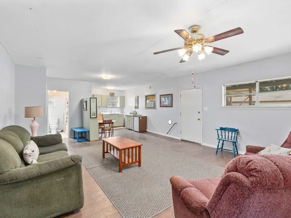 201 S 1st St, Bangs, TX 76823