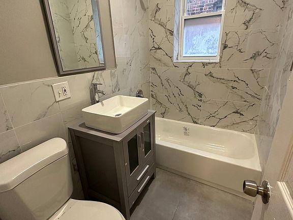 5th image of 237 Lexington Ave APT 3