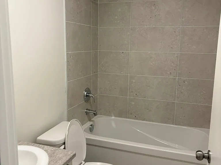 16 Melbourne Ave #307-A — Photo 6