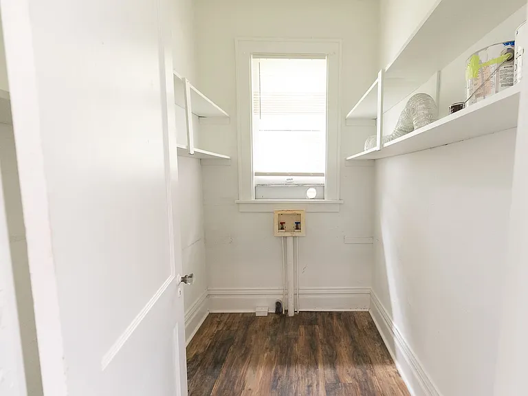 501 Steele St — Photo 36