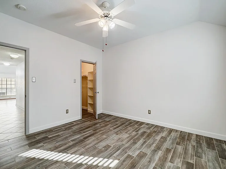 17407 Winfield Sq — Photo 24