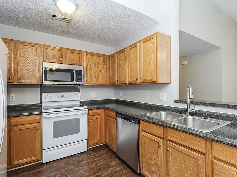 15123 Dehavilland Dr — Photo 7