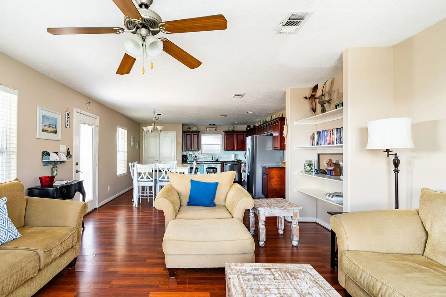 3 bed, 2.0 bath, 1539 sqft, $3,441 — Photo 3