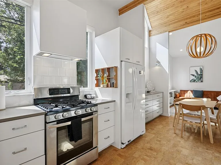 3901 Cherrywood Rd #B — Photo 10