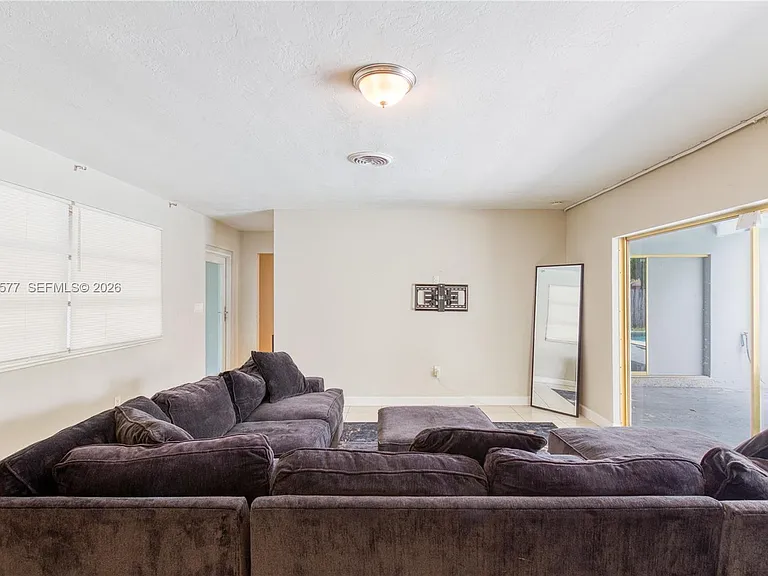 6620 NW 21st Ct — Photo 9