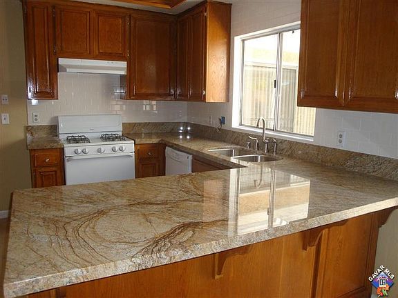 2nd image of 37623 Lilacview Ave