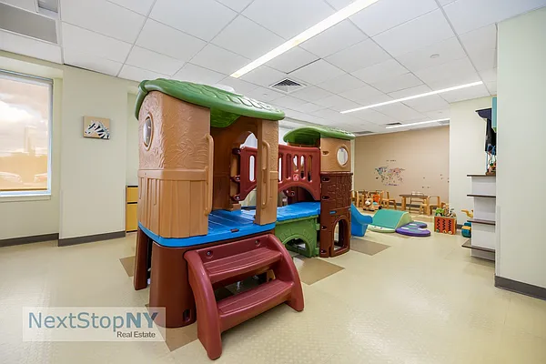 Rented by NextStopNY | media 37