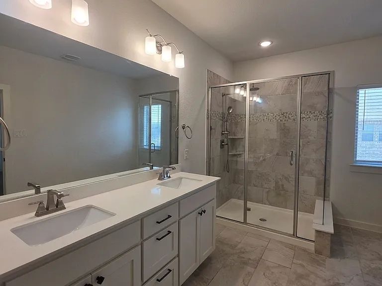 Master restroom