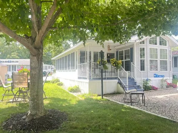 27 Ocean Park Rd #240, Old Orchard Beach, ME 04064