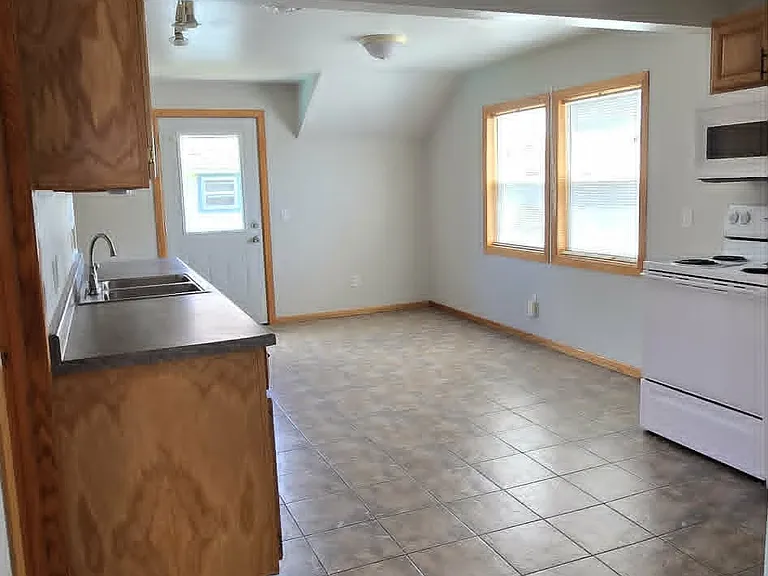 818 Main St #2 — Photo 10
