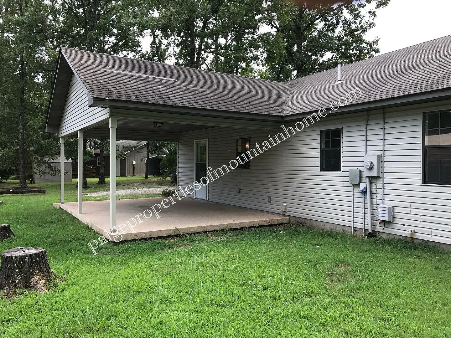 Gorgeous 3 bedroom 2 bath house — Photo 3