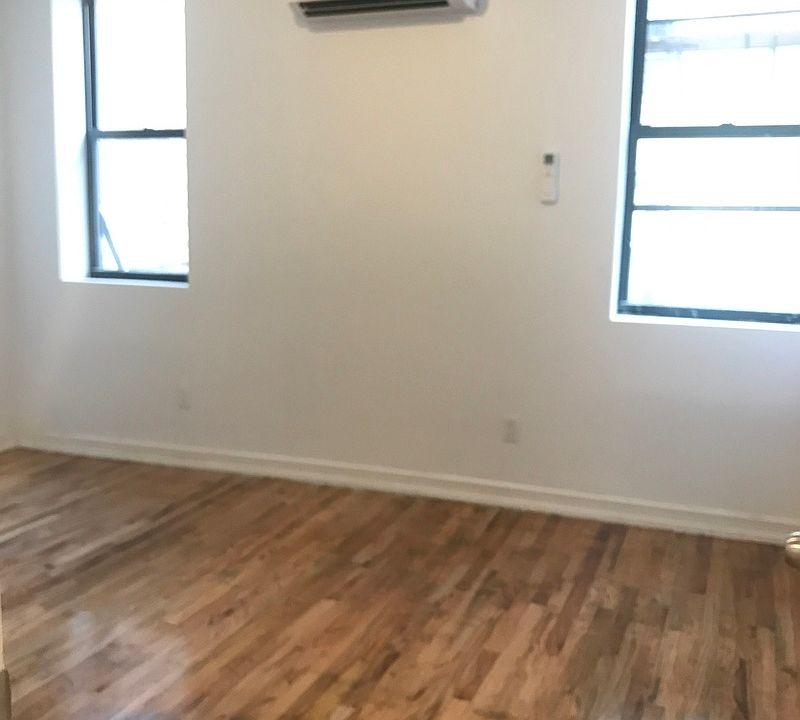 2nd image of 1252 Myrtle Ave APT 1