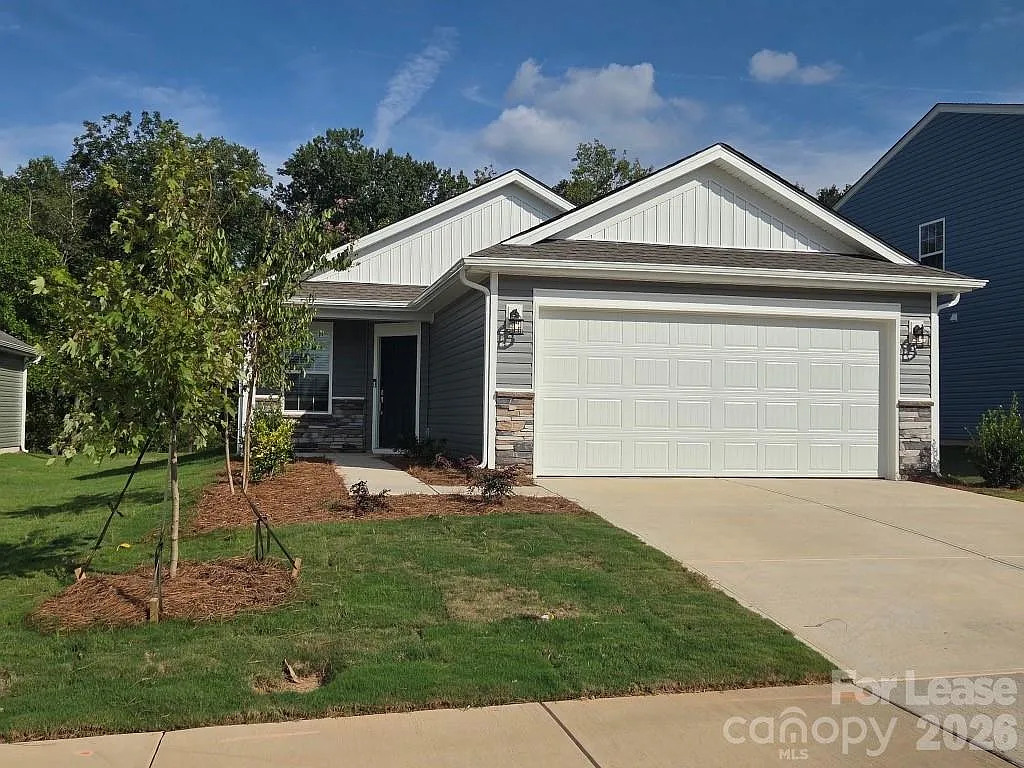 3 bed, 2.0 bath, 1048 sqft, $1,800 — Photo 1