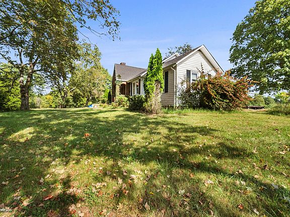 3rd image of 158 Spencer Ln