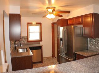 8215 Wainstead Dr, Parma, OH 44129