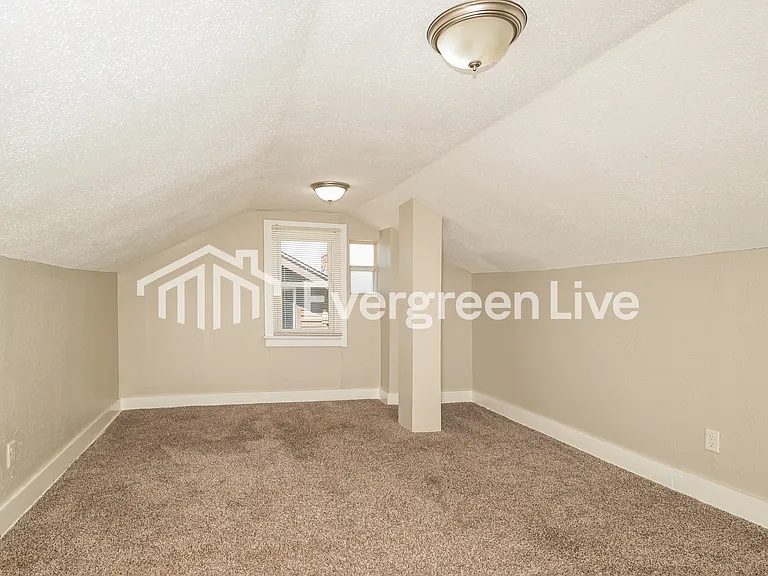 7063 Julian Ave — Photo 10
