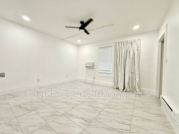 3rd image of 507 N Ridgewood Ave #4