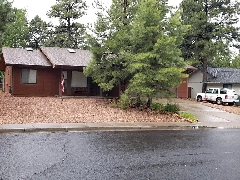 2599 N Fox Hill Rd — Photo 1