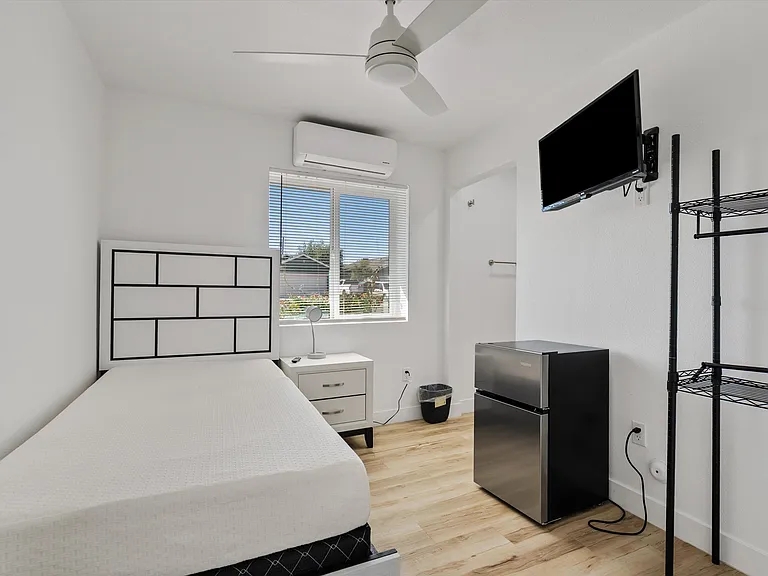 2956 E Mobile Ln — Photo 1