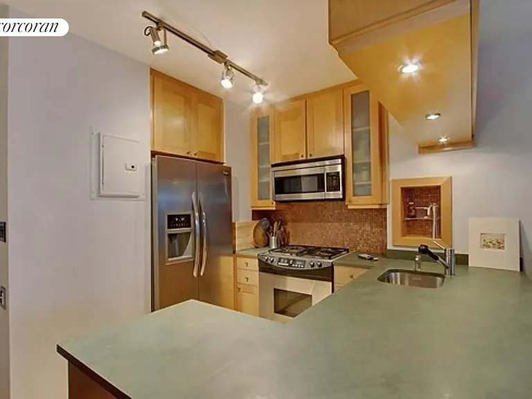 45 E 25th St #15A — Photo 4