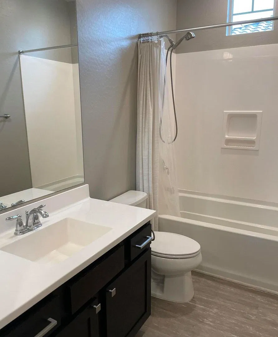 4 Bedroom In Cooley Station With 3 Car Garage — Photo 4