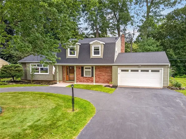 86 Sunset Trl W, Fairport, NY 14450