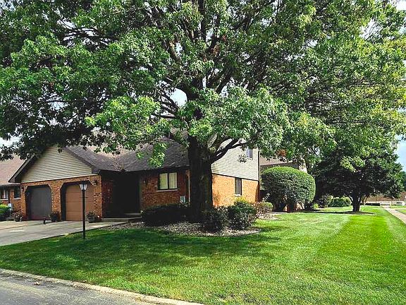 3rd image of 1910 Heatherway Ln Unit 11