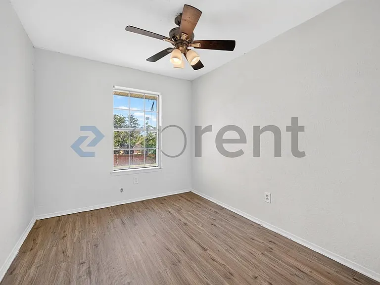 2207 Montclair Dr — Photo 19
