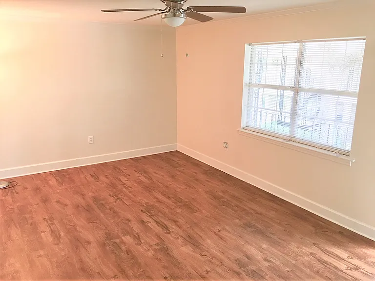 516 Arlington Dr — Photo 6