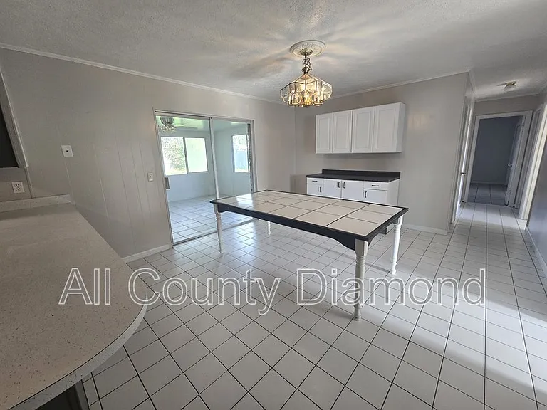 215 S Kimbrel Ave — Photo 7