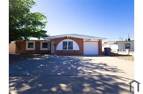 5728 Devon Ave Photo 1