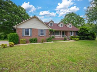 11 Countryway Dr, Jackson, TN 38305