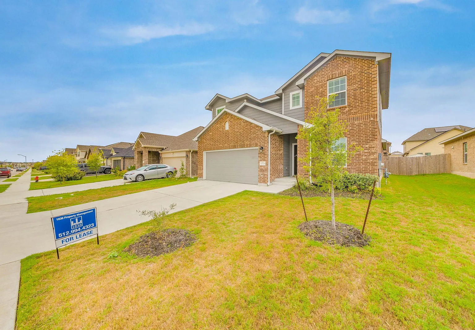 4 bed, 2.5 bath, 2282 sqft, $2,100 — Photo 3