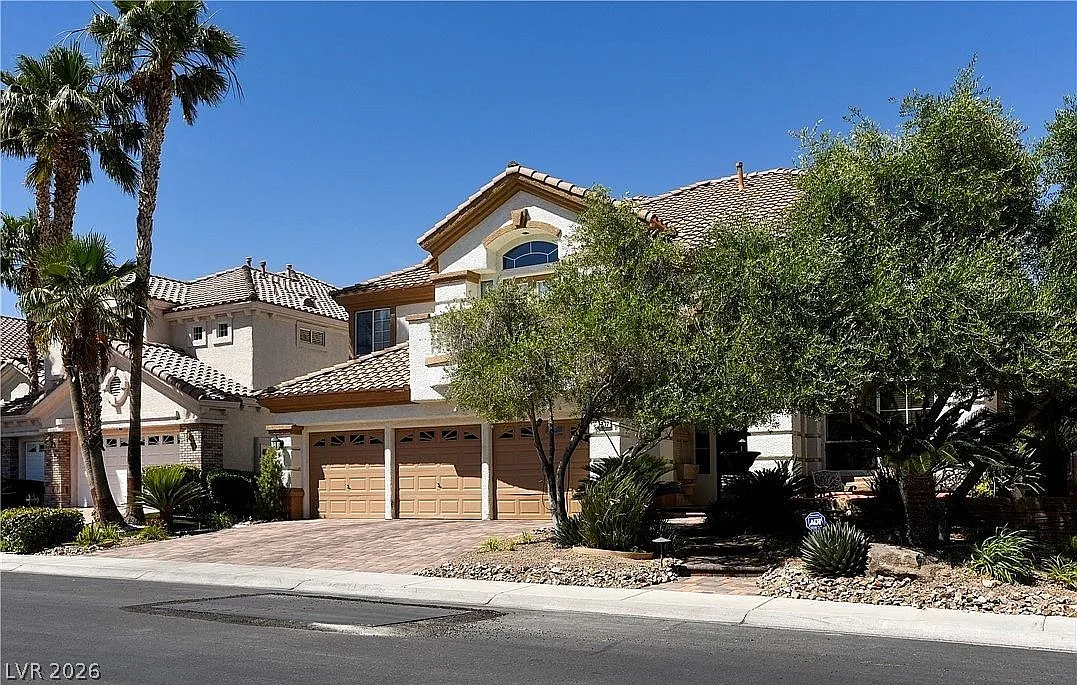 4 bed, 4.5 bath, 3946 sqft, $9,000 — Photo 1