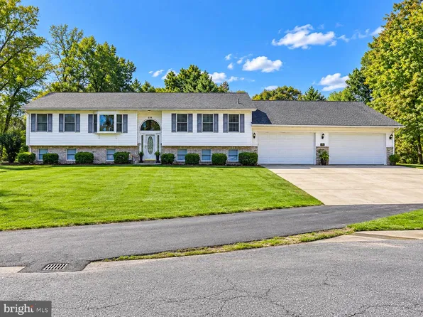 694 Quail Dr, Glen Burnie, MD 21061