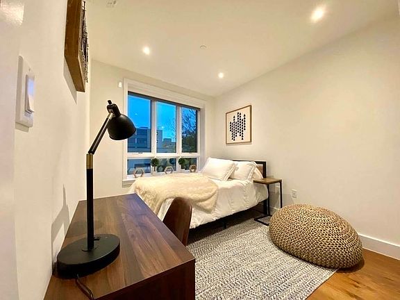 3rd image of 471 Evergreen Ave #2RA