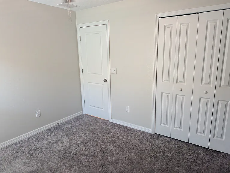 446 Argyll Dr — Photo 11