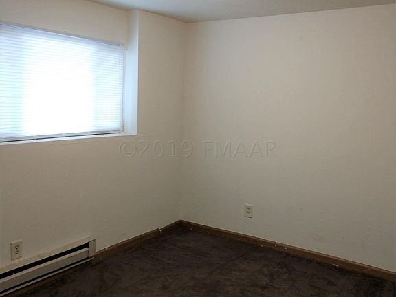 5th image of 120 University Dr S