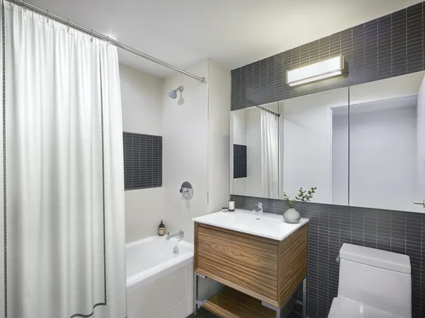 325 Lafayette Avenue image 11 of 12