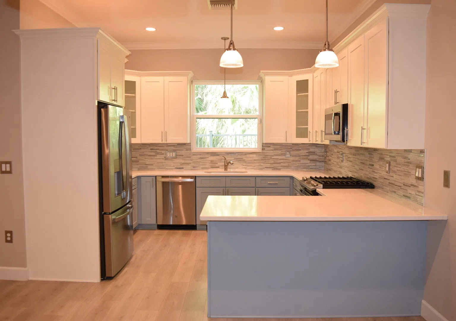 726 Grand Cypress Ln — Photo 3