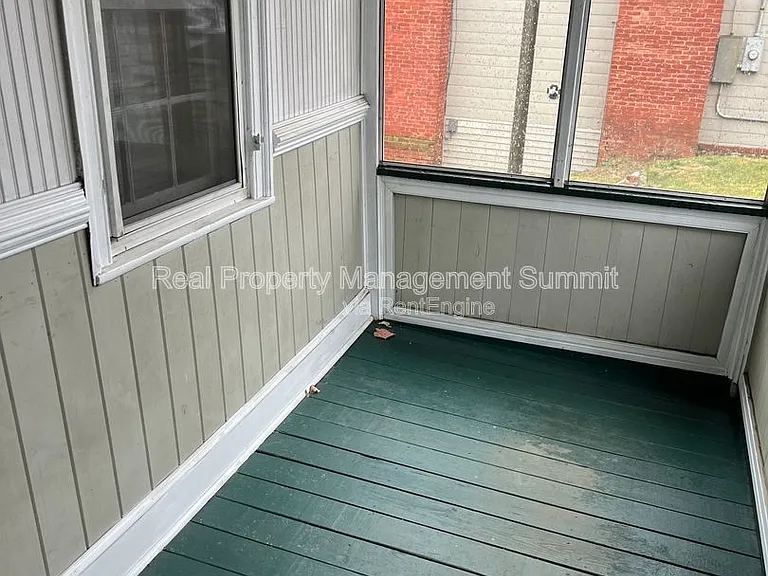 401 N Augusta St #B — Photo 12