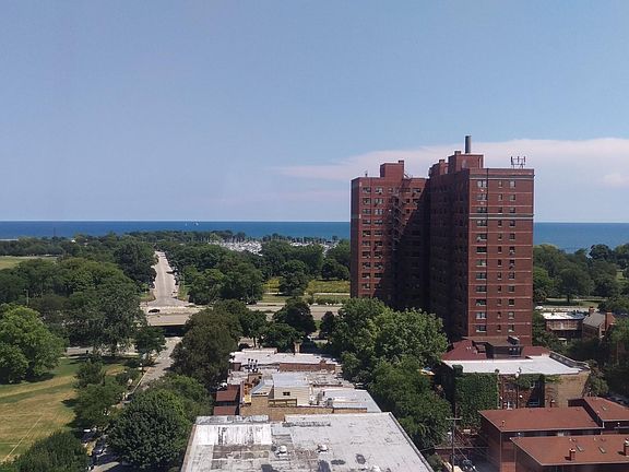 3rd image of 4343 N Clarendon Ave APT 1516