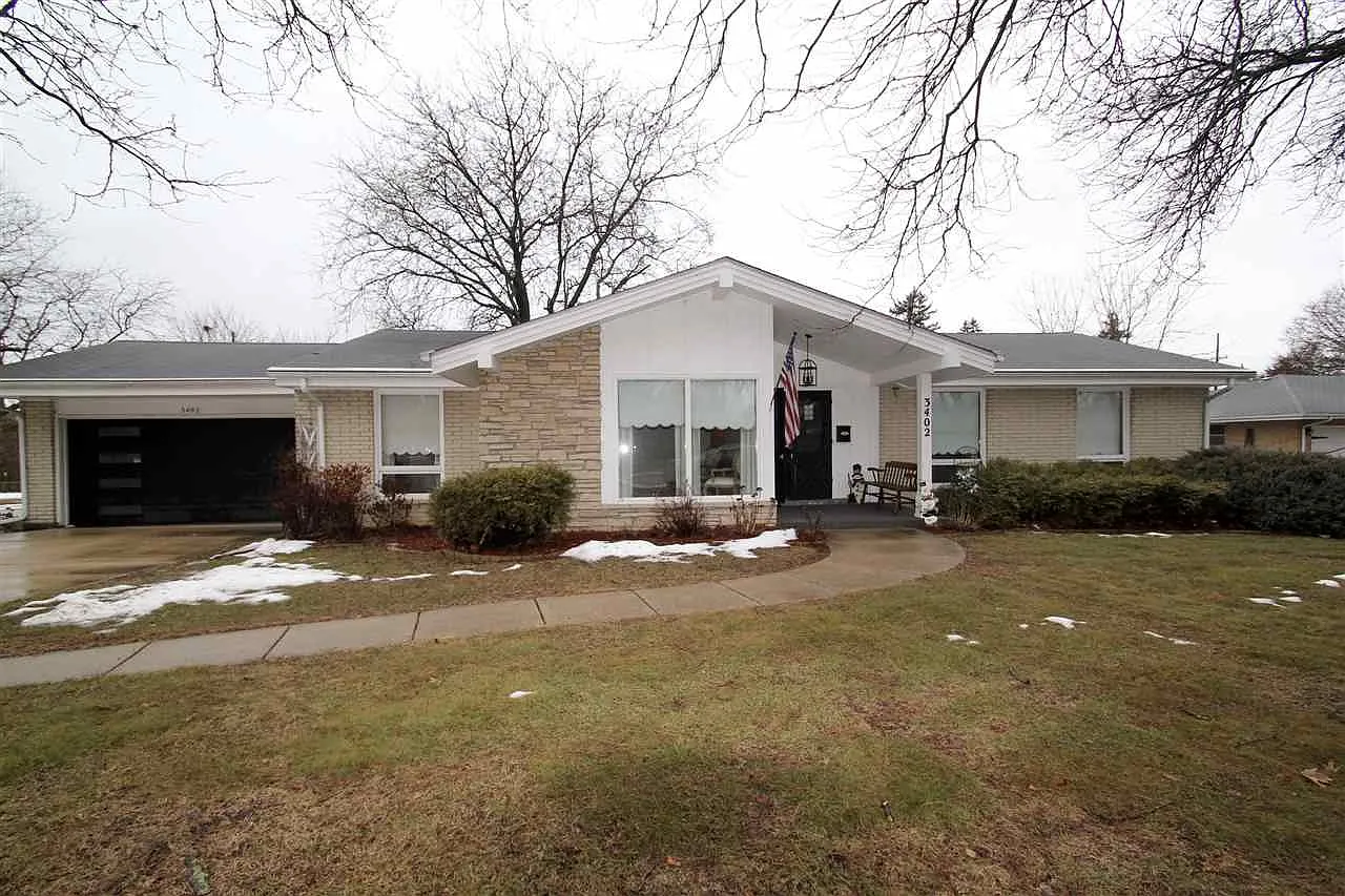 3402 Ridge Ave photo 1