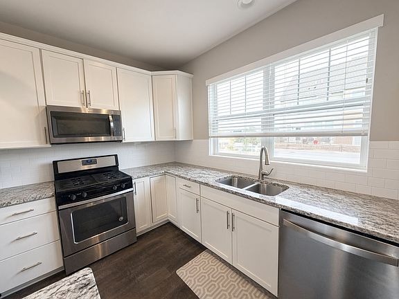 3rd image of 15470 Eames Way