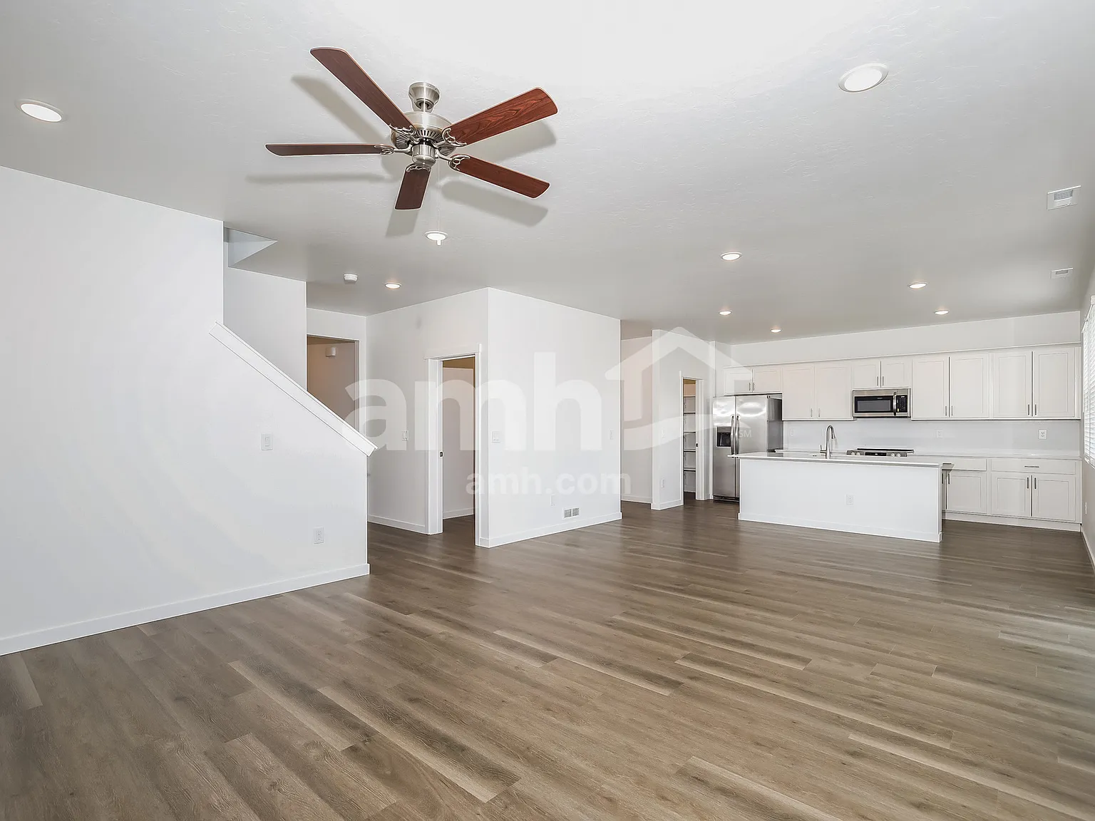 5 bed, 3.0 bath, 2578 sqft, $2,855 — Photo 4