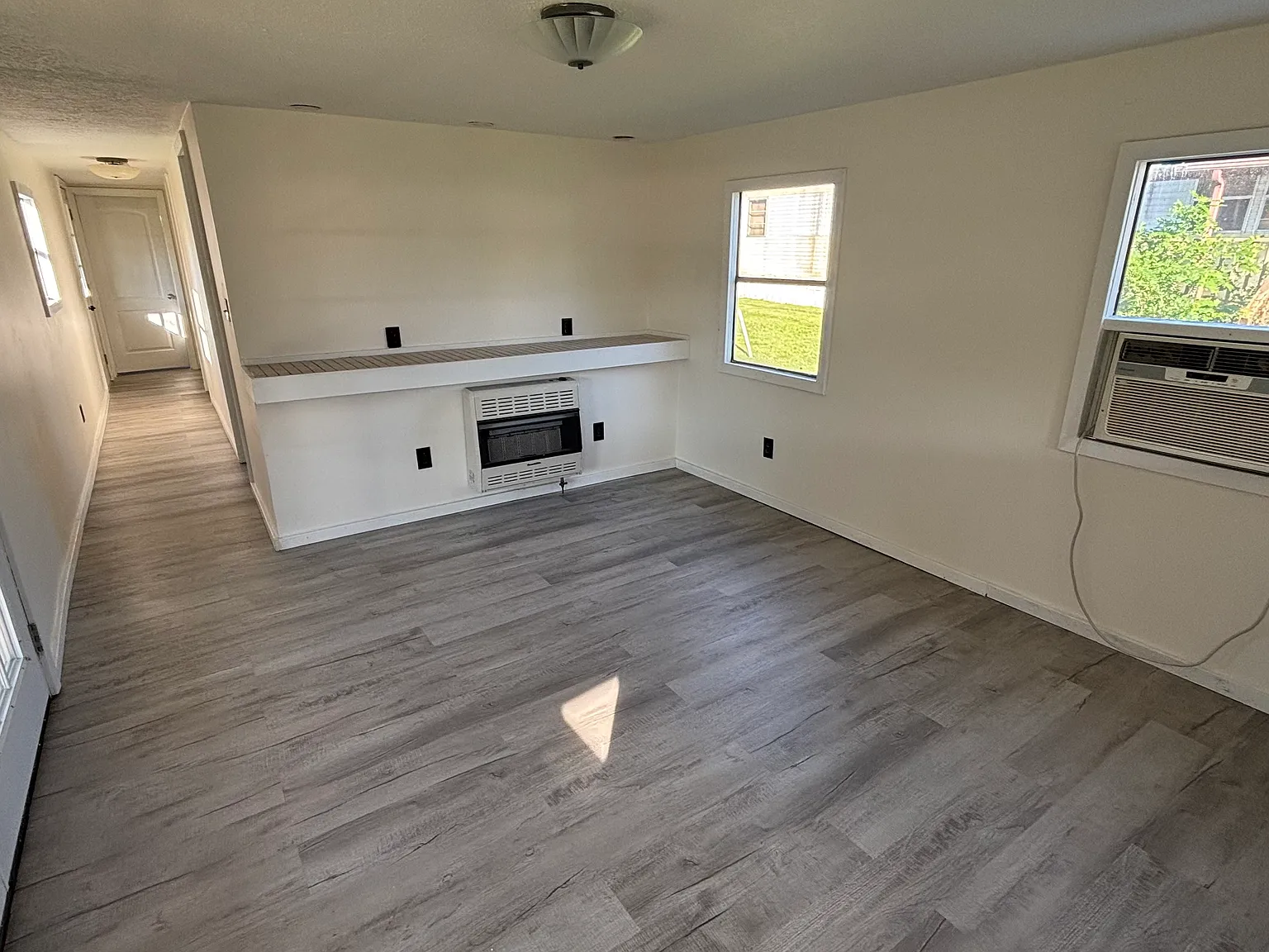 2 bed, $1,000 — Photo 2