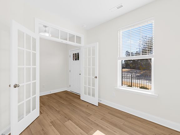 4th image of 4206 Alexander View Dr