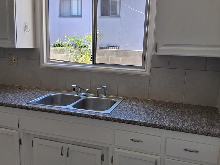 641 Hardin Dr #1 — Photo 2